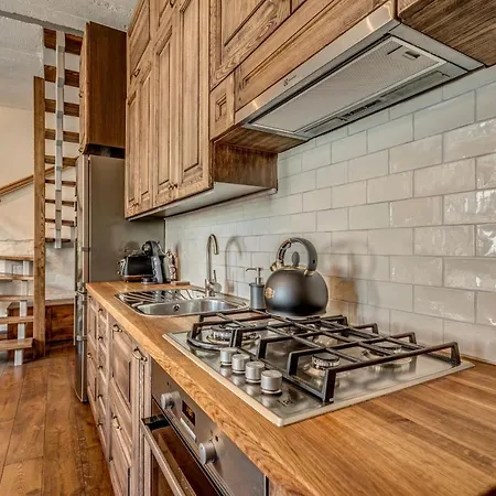 Apartment House Of Nobles With Personal Terrace In Uzupis Vilnius